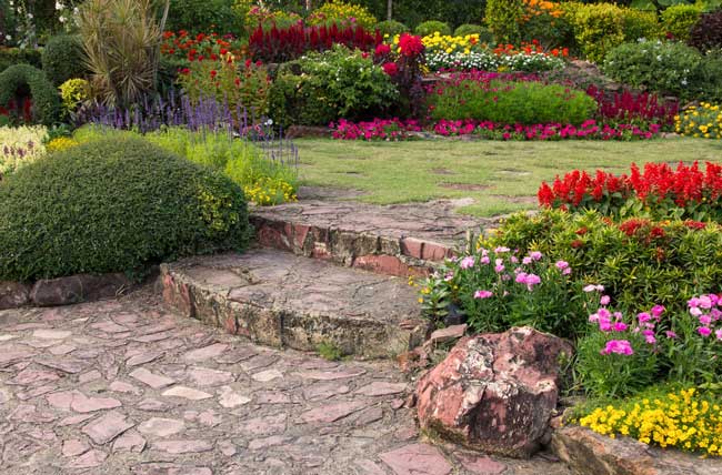 MowTRIM-Landscaping-services-650x428px